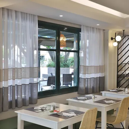 Anastasia Hotel